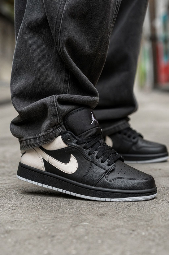 کتونی اسپرت بسکتبال نایکی ایر جردن ۱ لو مشکی کرم (Air Jordan 1 Low)
