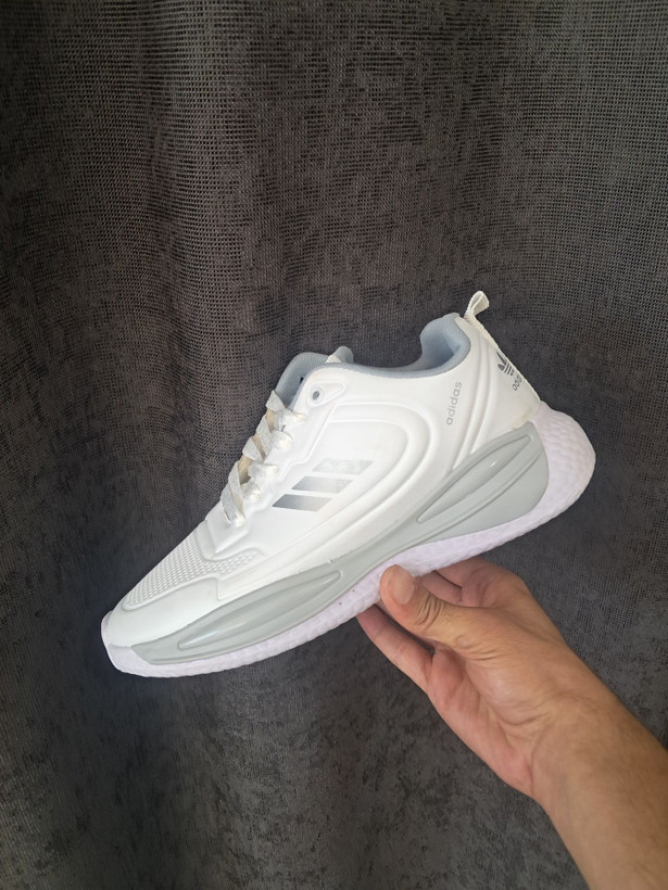 کتونی اسپرت مردانه سفید طوسی آدیداس (Adidas) – مدل روزمره و پیادهروی
