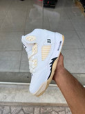 کفش بسکتبال نایکی مردانه مدل 4 Air Jordan رنگ سفید کرم