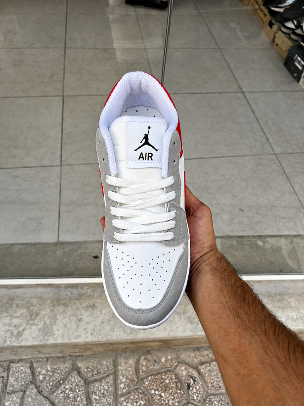 کتونی بسکتبال مردانه نایک ایر جردن 1 طوسی قرمز سفید (Air Jordan 1 Low)