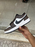 کتونی بسکتبال مردانه نایک ایر جردن 1 سفید قهوه ای تیره (Air Jordan 1 Low)
