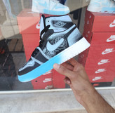 کتونی بسکتبال ساق دار دخترانه کاستوم نایک ایر جردن ۱ مشکی آبی Nike Air Jordan