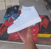 کفش بسکتبال نایکی دخترانه ایر جردن ۱ ساقدار مید تمام سفید - Nike Air Jordan 1 Mid Triple White