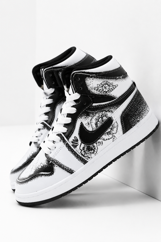کتونی بسکتبال دخترانه نایکی ایر جردن ساقدار فمیلی مشکی سفید Nike Air Jordan 1