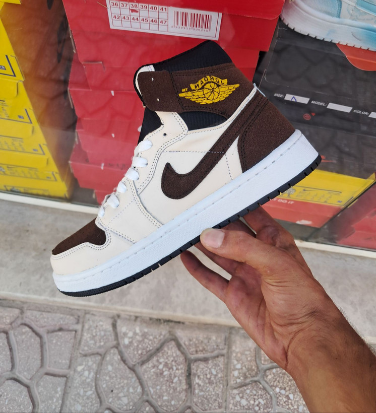 کفش بسکتبال نایکی دخترانه ایر جردن ۱ ساقدار کرم قهوه ای Nike Air Jordan
