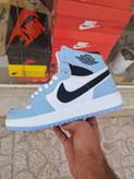 کتونی بسکتبال دخترانه ساق دار نایک ایر جردن ۱ آبی آسمانی (Nike Air Jordan 1 University Blue)