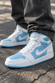 کتونی بسکتبال مردانه ساق دار نایک ایر جردن ۱ سفید آبی (Nike Air Jordan 1 University Blue