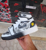 کتونی بسکتبال دخترانه نایکی ایر جردن ساقدار فمیلی مشکی سفید Nike Air Jordan 1