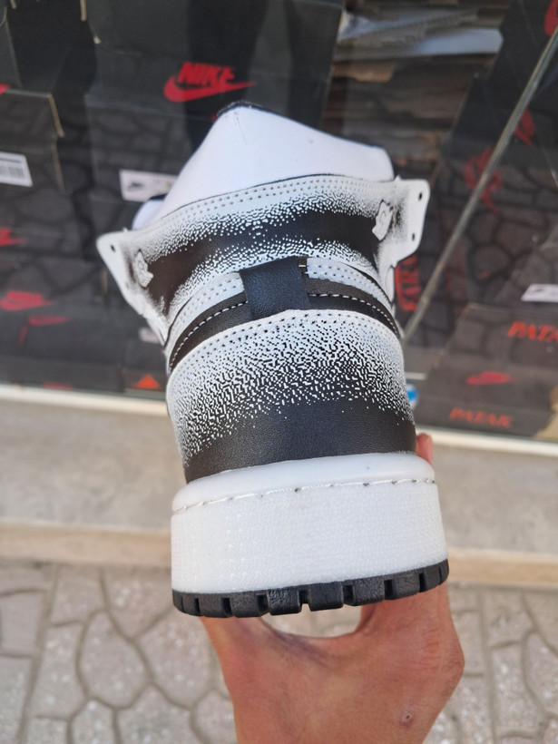 کتونی نایک جردن ۱ ساقدار مردانه مشکی سفید طرح گلدار | کفش اسپرت خاص